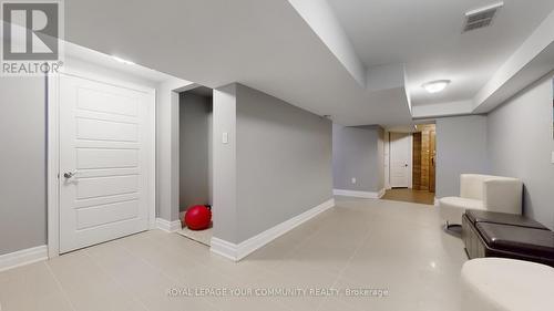 211 Centre Street W, Richmond Hill, ON - Indoor Photo Showing Other Room