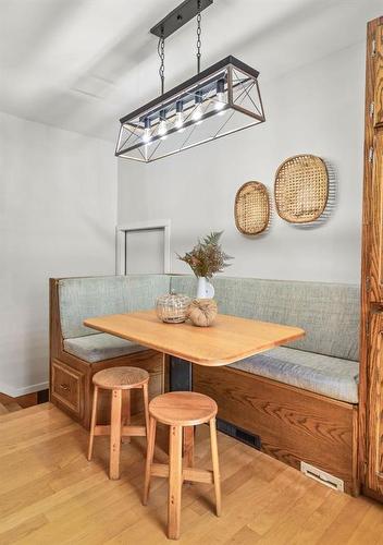 17 Aquin Street, Elie, MB - Indoor Photo Showing Dining Room