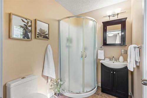 17 Aquin Street, Elie, MB - Indoor Photo Showing Bathroom