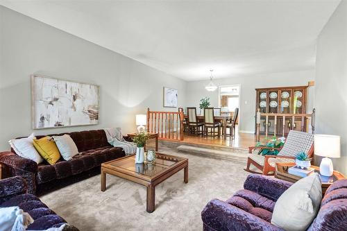 17 Aquin Street, Elie, MB - Indoor Photo Showing Living Room