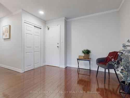 703-90 Ling Rd, Toronto, ON - Indoor Photo Showing Other Room