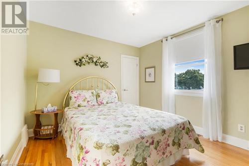 56 West 1St Street, Hamilton, ON - Indoor Photo Showing Bedroom