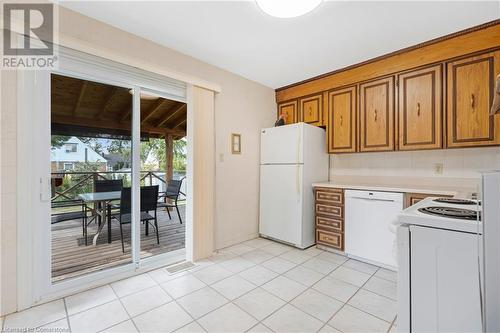 56 West 1St Street, Hamilton, ON - Indoor Photo Showing Kitchen