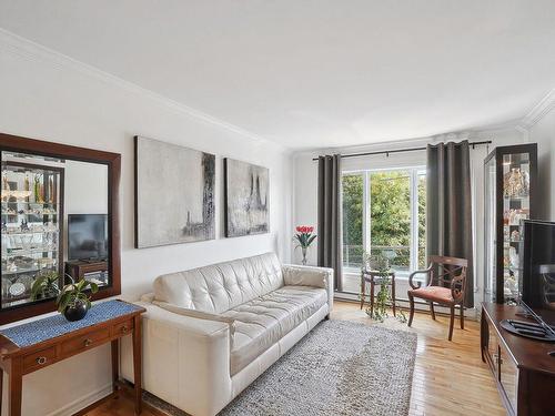 Living room - 204-2095 Rue Fleury E., Montréal (Ahuntsic-Cartierville), QC - Indoor Photo Showing Living Room