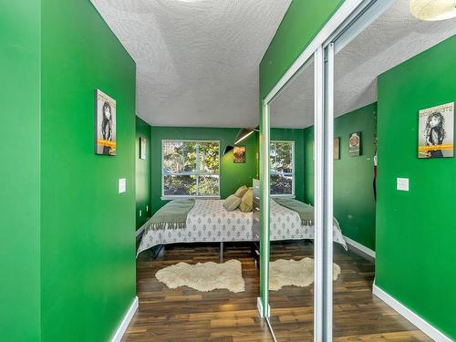 205-1055 Hillside Ave, Victoria, BC - Indoor Photo Showing Bedroom