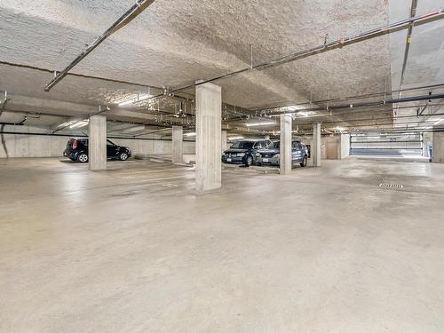 205-1055 Hillside Ave, Victoria, BC - Indoor Photo Showing Garage