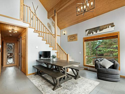 4833 Snowpines Road, Big White, BC - Indoor