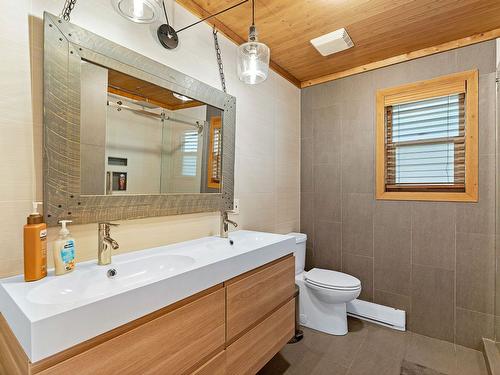 4833 Snowpines Road, Big White, BC - Indoor Photo Showing Bathroom