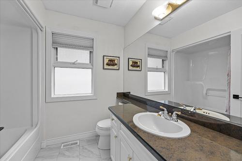 4187 Gallaghers Crescent, Kelowna, BC - Indoor Photo Showing Bathroom