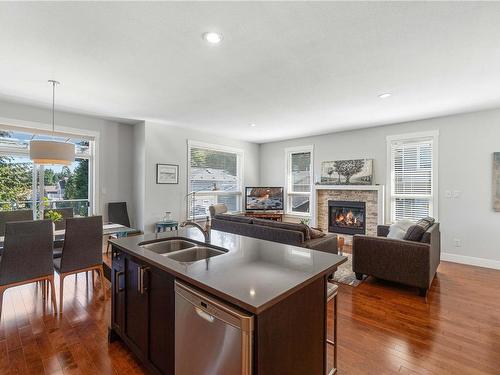 5711 Oceanview Terr, Nanaimo, BC - Indoor With Fireplace