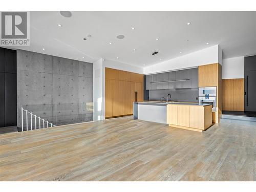 3985 Beachview Drive, West Kelowna, BC - Indoor Photo Showing Kitchen