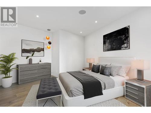 3985 Beachview Drive, West Kelowna, BC - Indoor Photo Showing Bedroom