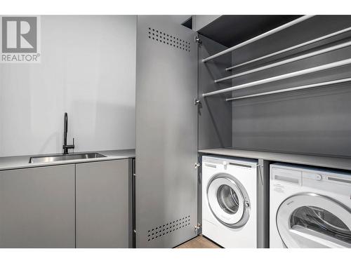 3985 Beachview Drive, West Kelowna, BC - Indoor Photo Showing Laundry Room