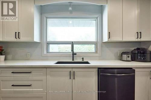 11 Jane Avenue, Clarington (Courtice), ON - Indoor Photo Showing Kitchen