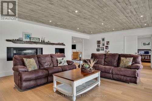 3790 County Road 6, North Kawartha, ON - Indoor Photo Showing Living Room