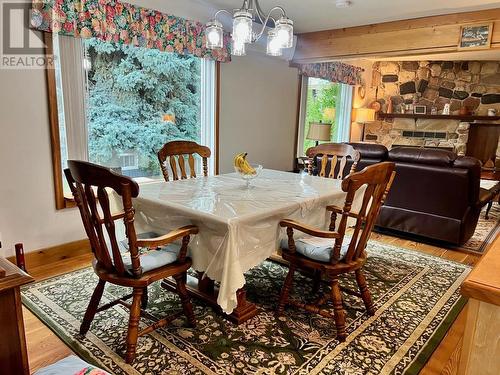 1421 Ainsworth Avenue, Riondel, BC - Indoor Photo Showing Dining Room