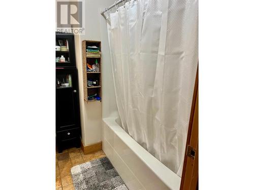 1421 Ainsworth Avenue, Riondel, BC - Indoor Photo Showing Bathroom