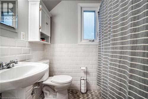 51 Ipswich Road, Hamilton, ON - Indoor Photo Showing Bathroom