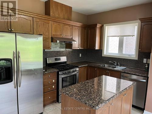 51 River Heights Drive, Brampton, ON - Indoor Photo Showing Kitchen With Double Sink With Upgraded Kitchen