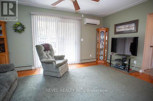 20 Allwood Street, Brantford, ON - Indoor Photo Showing Living Room