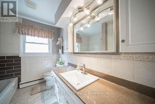 20 Allwood Street, Brantford, ON - Indoor Photo Showing Bathroom