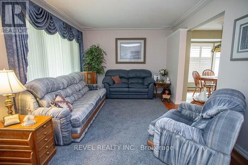 20 Allwood Street, Brantford, ON - Indoor Photo Showing Living Room