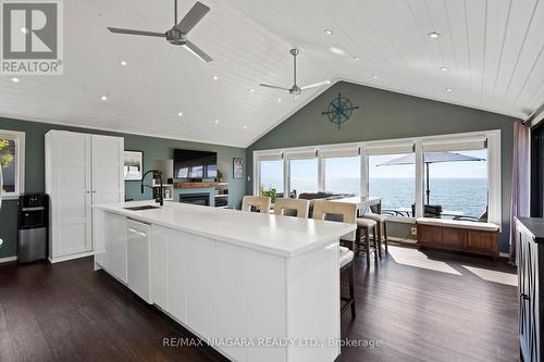 10959 Lakeshore Road, Wainfleet, ON - Indoor Photo Showing Kitchen