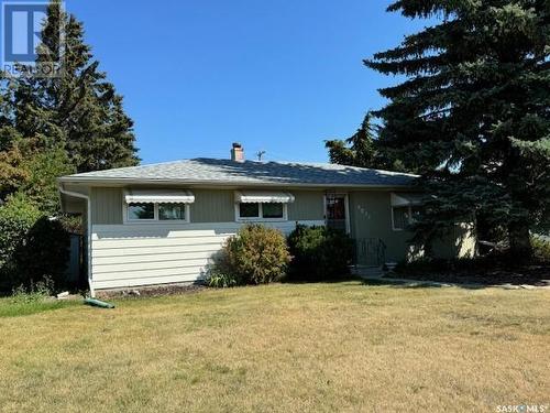 9031 16Th Avenue, North Battleford, SK - Outdoor