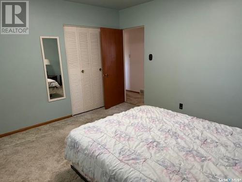 9031 16Th Avenue, North Battleford, SK - Indoor Photo Showing Bedroom