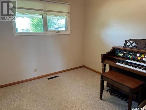 9031 16Th Avenue, North Battleford, SK - Indoor Photo Showing Other Room