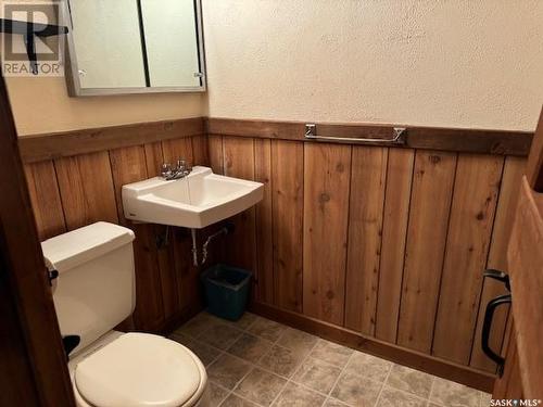 9031 16Th Avenue, North Battleford, SK - Indoor Photo Showing Bathroom