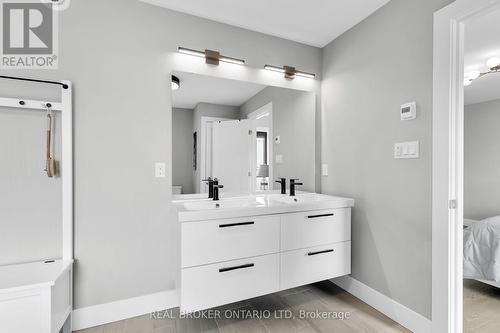 5-Piece Ensuite - 3495 Grand Oak Cross, London, ON - Indoor Photo Showing Bathroom