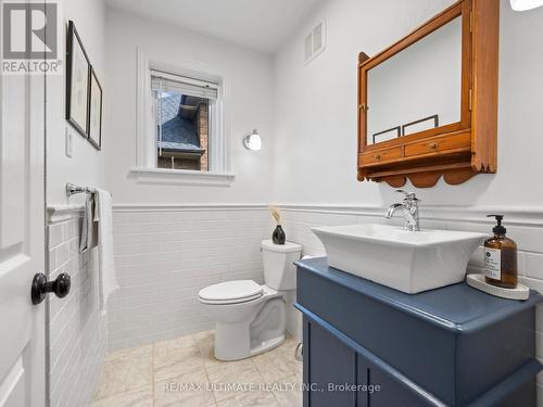 76 Melrose Avenue, Toronto, ON - Indoor Photo Showing Bathroom