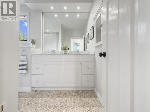 76 Melrose Avenue, Toronto, ON - Indoor Photo Showing Bathroom