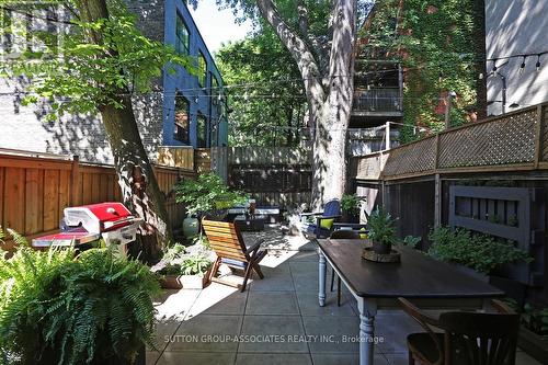 298A Sackville Street, Toronto, ON - Outdoor