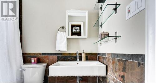 130 Ashdale Avenue, Toronto, ON - Indoor Photo Showing Bathroom