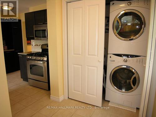 130 Ashdale Avenue, Toronto, ON - Indoor Photo Showing Laundry Room