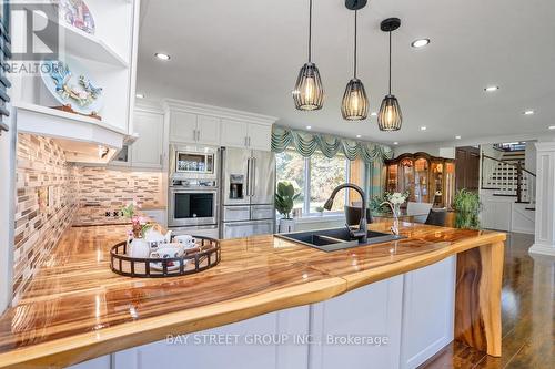 19583 Highway 48, East Gwillimbury, ON - Indoor Photo Showing Kitchen With Double Sink