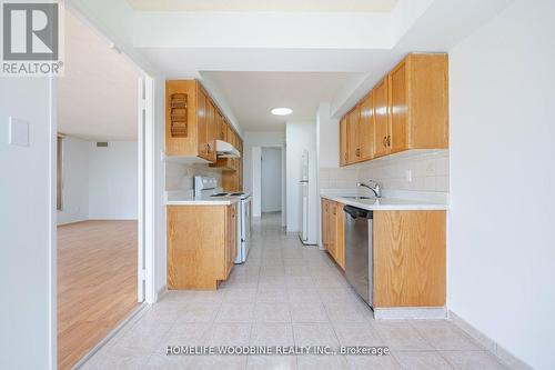 204 - 2901 Kipling Avenue, Toronto, ON - Indoor Photo Showing Kitchen