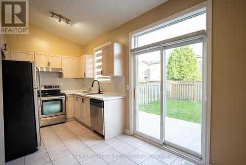 943 Khan Crescent, Mississauga, ON - Indoor Photo Showing Kitchen