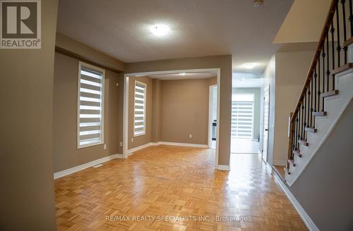 943 Khan Crescent, Mississauga, ON - Indoor Photo Showing Other Room