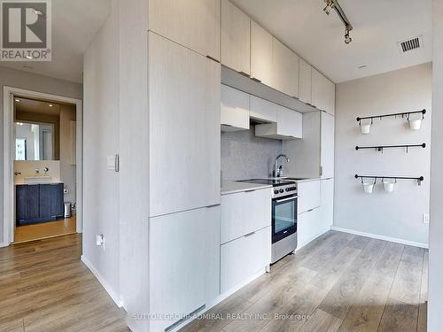 1609 - 159 Dundas Street E, Toronto, ON - Indoor Photo Showing Kitchen