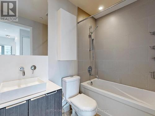 1609 - 159 Dundas Street E, Toronto, ON - Indoor Photo Showing Bathroom