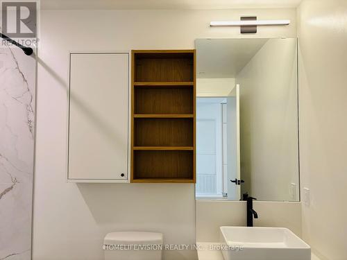 1608 - 10 Graphophone Grove, Toronto, ON - Indoor Photo Showing Bathroom