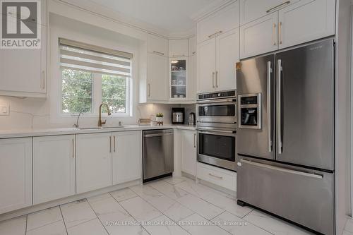 4176 Fuller Crescent, Burlington, ON - Indoor Photo Showing Kitchen