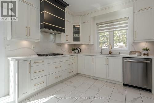 4176 Fuller Crescent, Burlington, ON - Indoor Photo Showing Kitchen