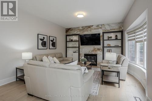 4176 Fuller Crescent, Burlington, ON - Indoor Photo Showing Living Room With Fireplace