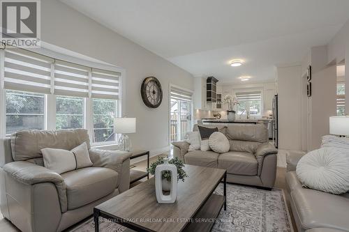 4176 Fuller Crescent, Burlington, ON - Indoor Photo Showing Living Room