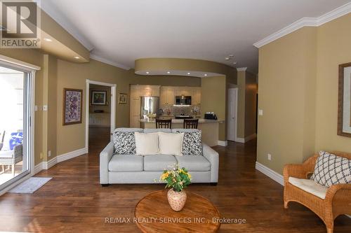 501 - 24 Chapel Street, Halton Hills, ON - Indoor Photo Showing Living Room