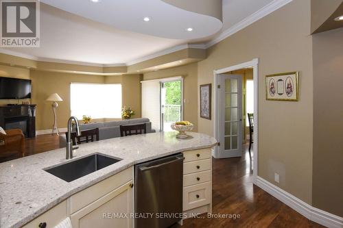 501 - 24 Chapel Street, Halton Hills, ON - Indoor Photo Showing Kitchen